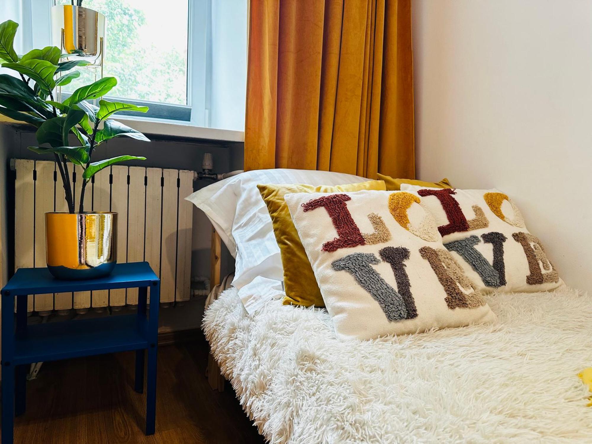 Luxury 4-Bedroom Apartment In Centre - Self-Check In & Fast Wifi Warszawa Eksteriør billede