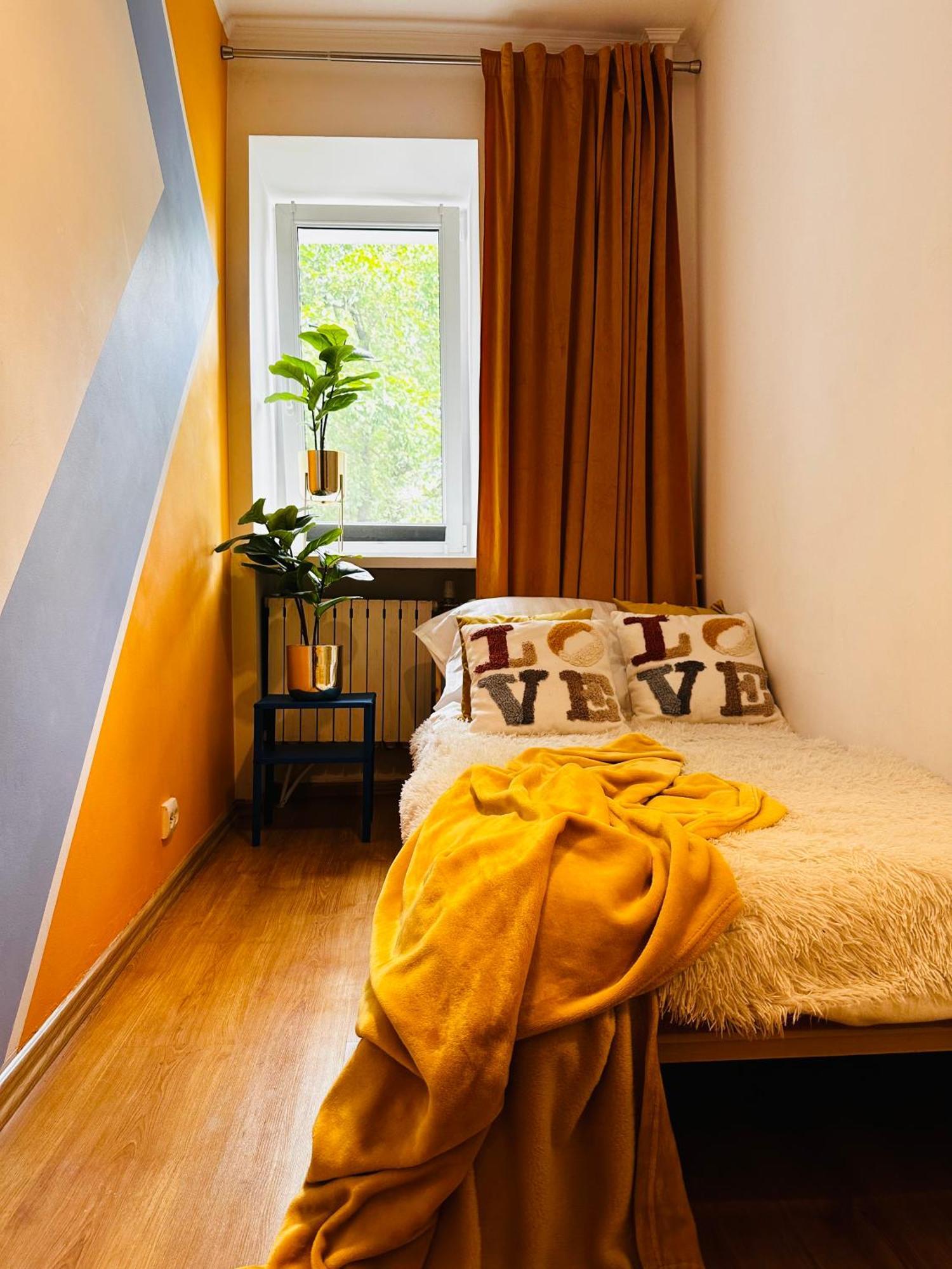 Luxury 4-Bedroom Apartment In Centre - Self-Check In & Fast Wifi Warszawa Eksteriør billede